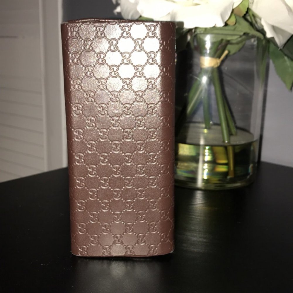 GUCCI case - Picture 2 of 3